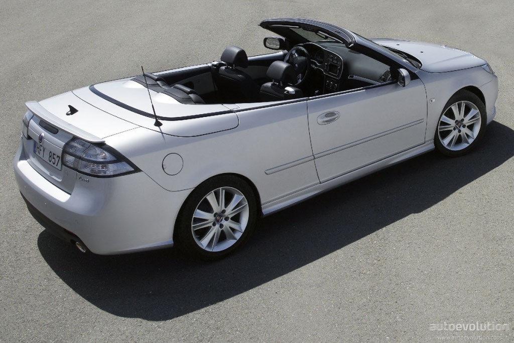 Saab 9-3 Convertible photo 2
