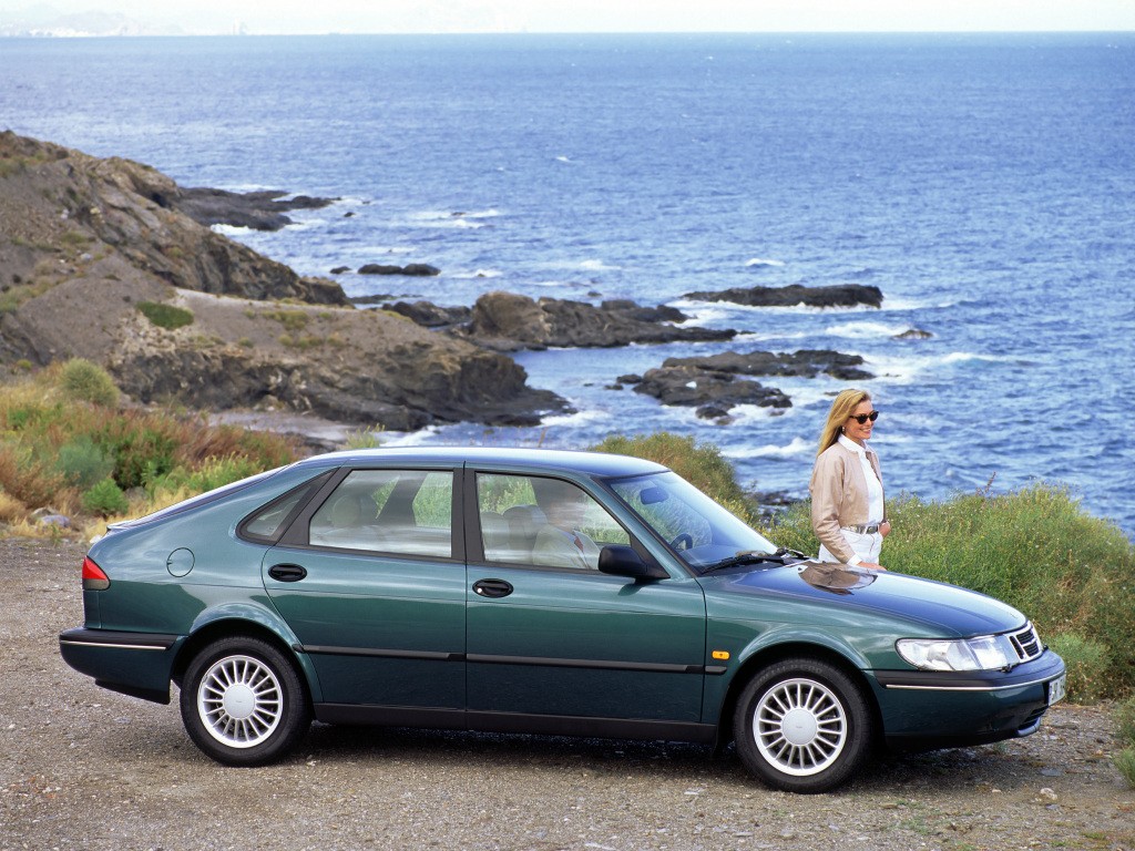 Saab 900 photo 12