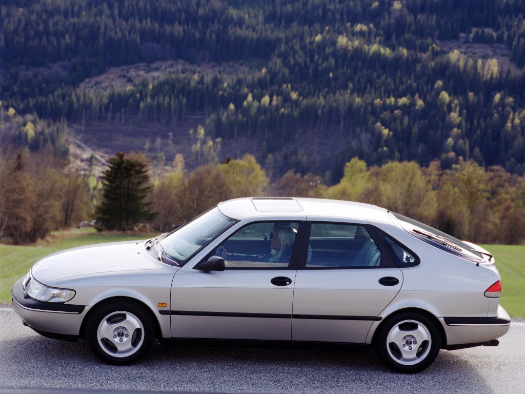 Saab 900 photo 14