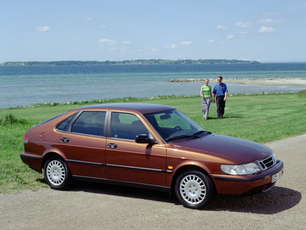 Saab 900 photo 17