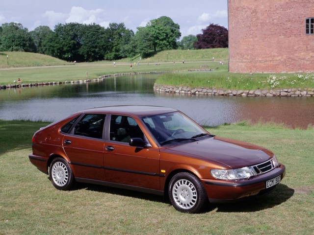 Saab 900 photo 18