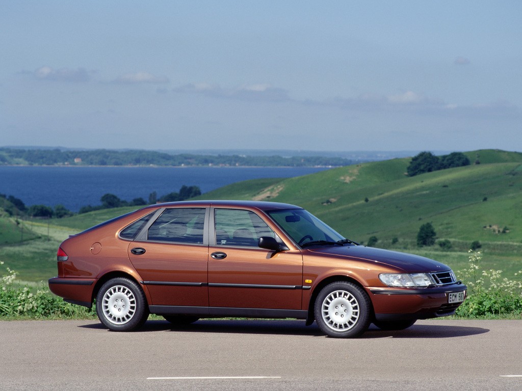 Saab 900 photo 21
