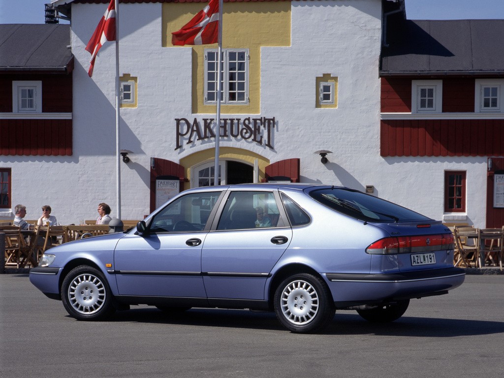 Saab 900 photo 27