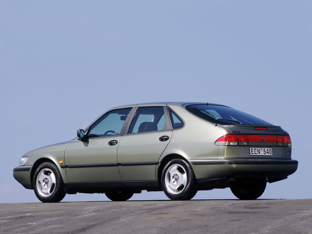 Saab 900 photo 31