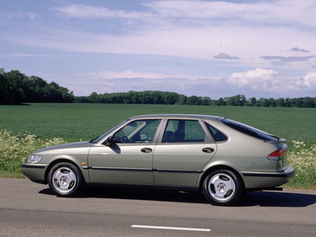 Saab 900 photo 36