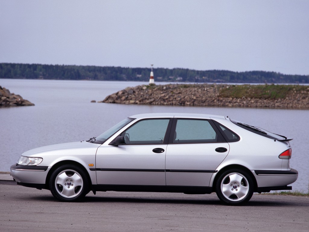 Saab 900 photo 46