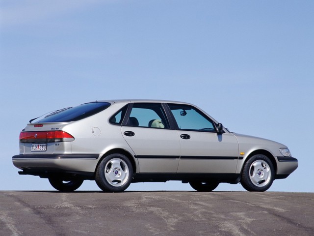 Saab 900 photo 8