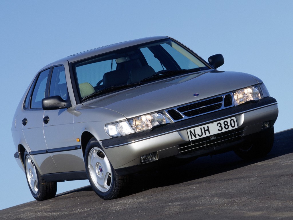 Saab 900 photo 9