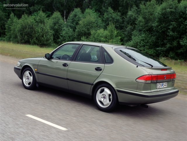 Saab 900 photo 3