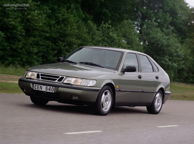 Saab 900 photo 4