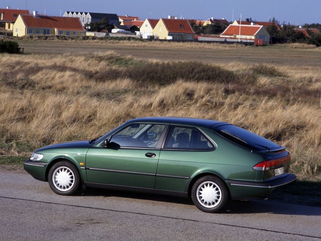 Saab 900 photo 13