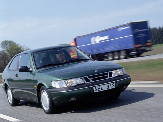 Saab 900 photo 15