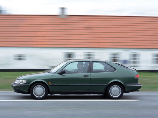 Saab 900 photo 16