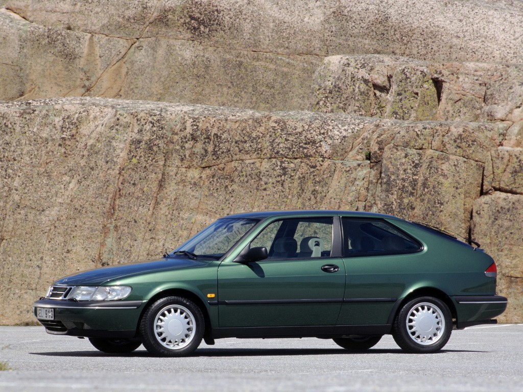 Saab 900 photo 17