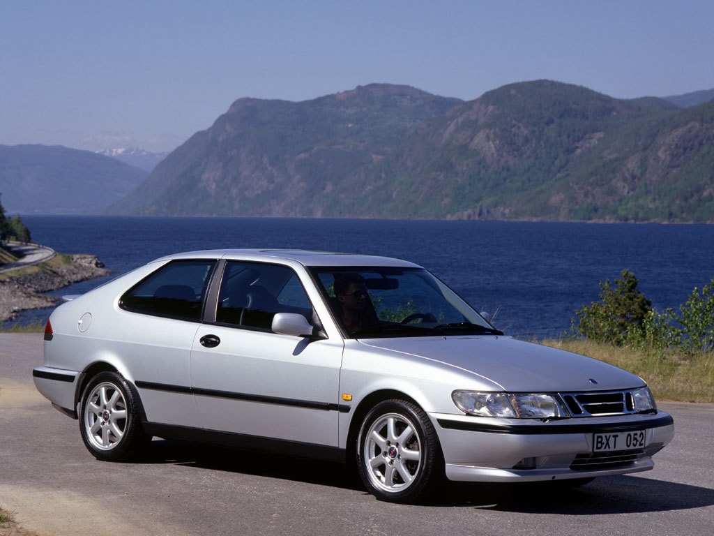 Saab 900 photo 22