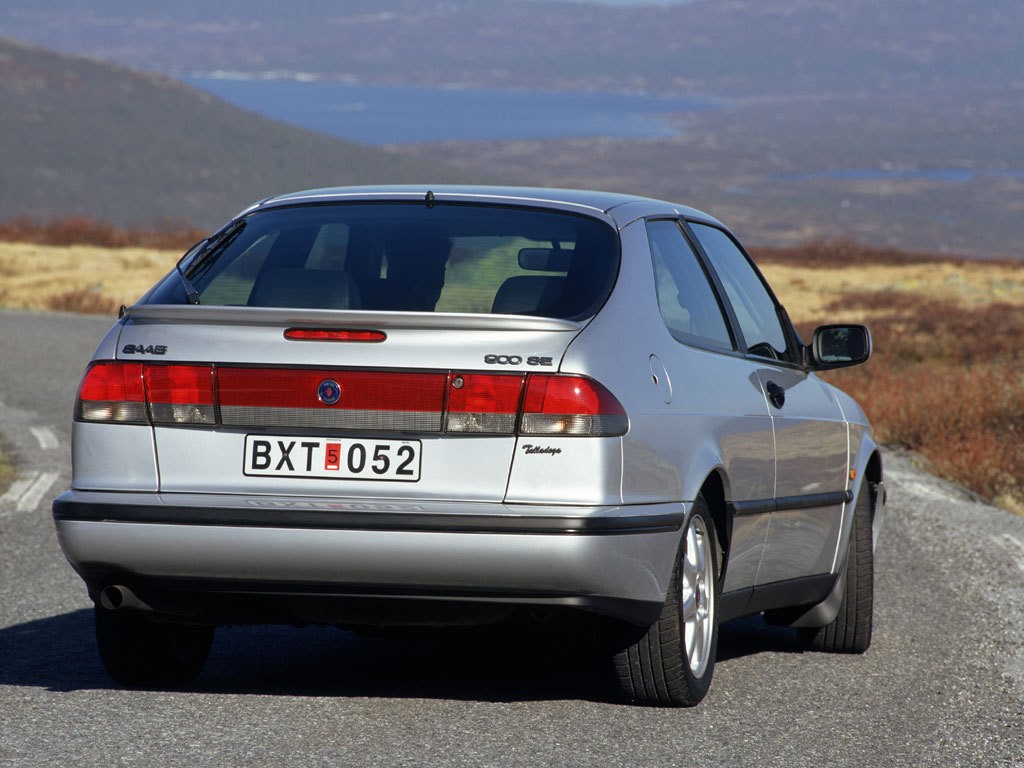 Saab 900 photo 23