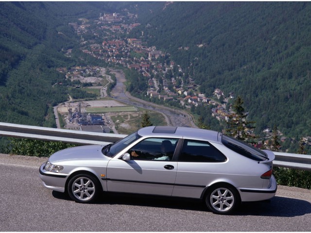Saab 900 photo 26