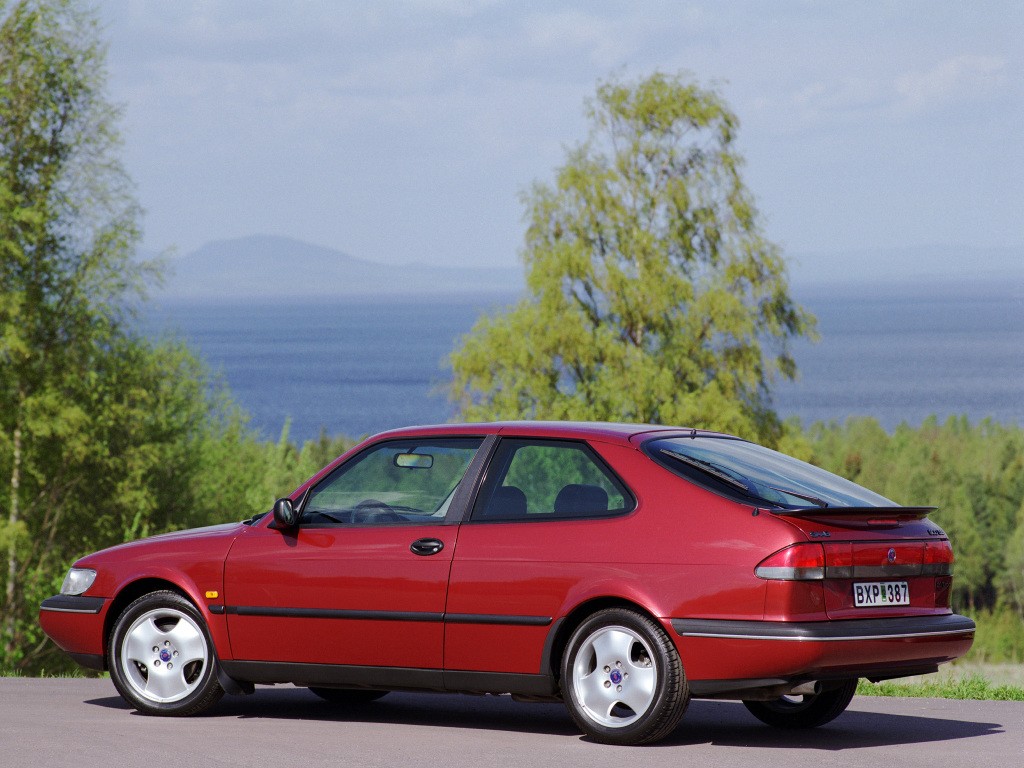 Saab 900 photo 32