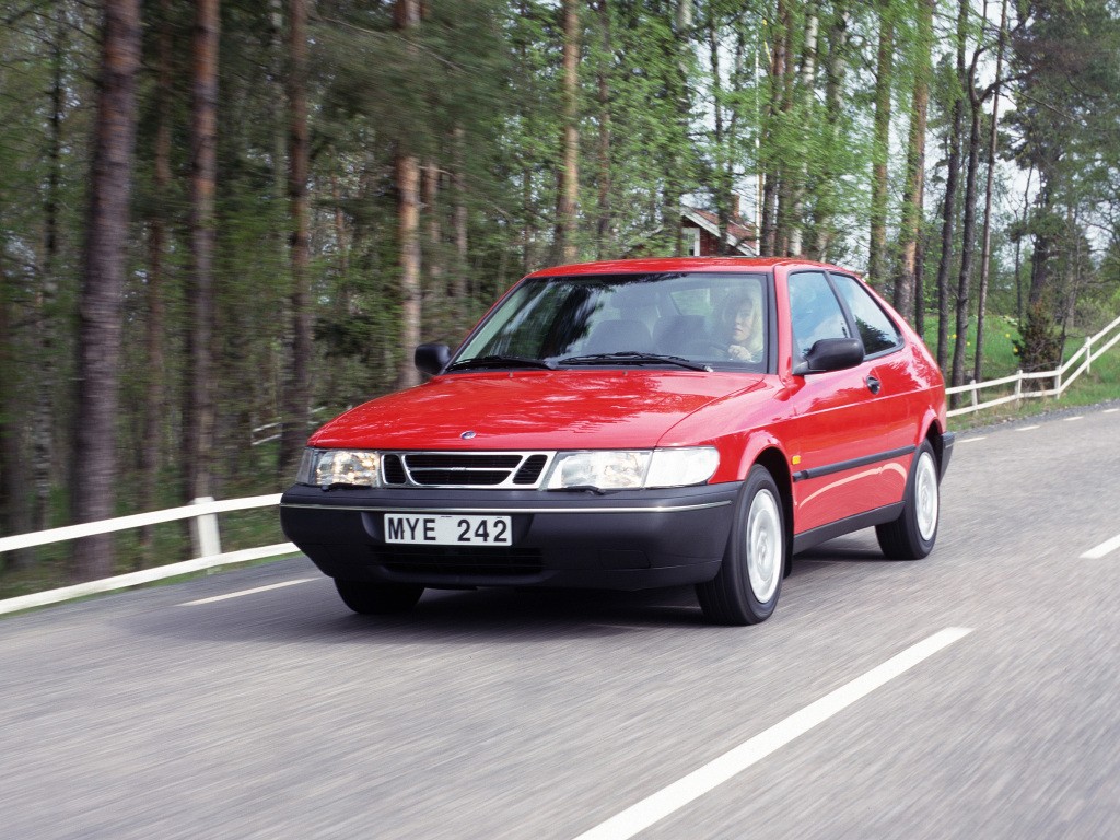 Saab 900 photo 5