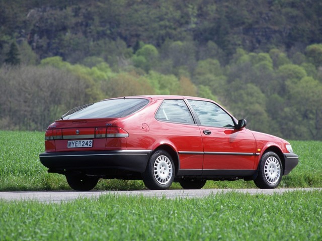 Saab 900 photo 7