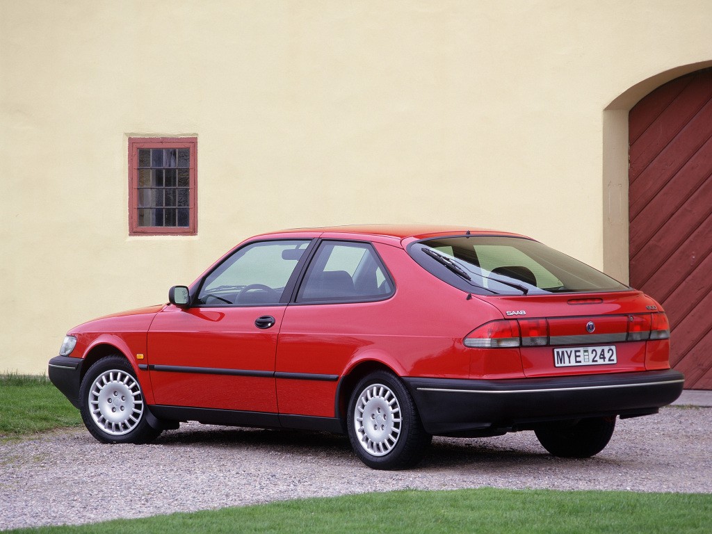 Saab 900 photo 8