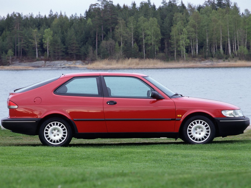 Saab 900 photo 9