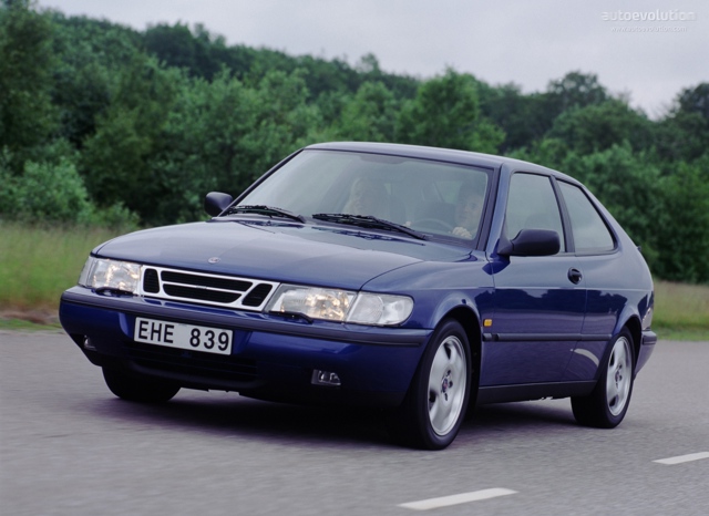 Saab 900 photo 3