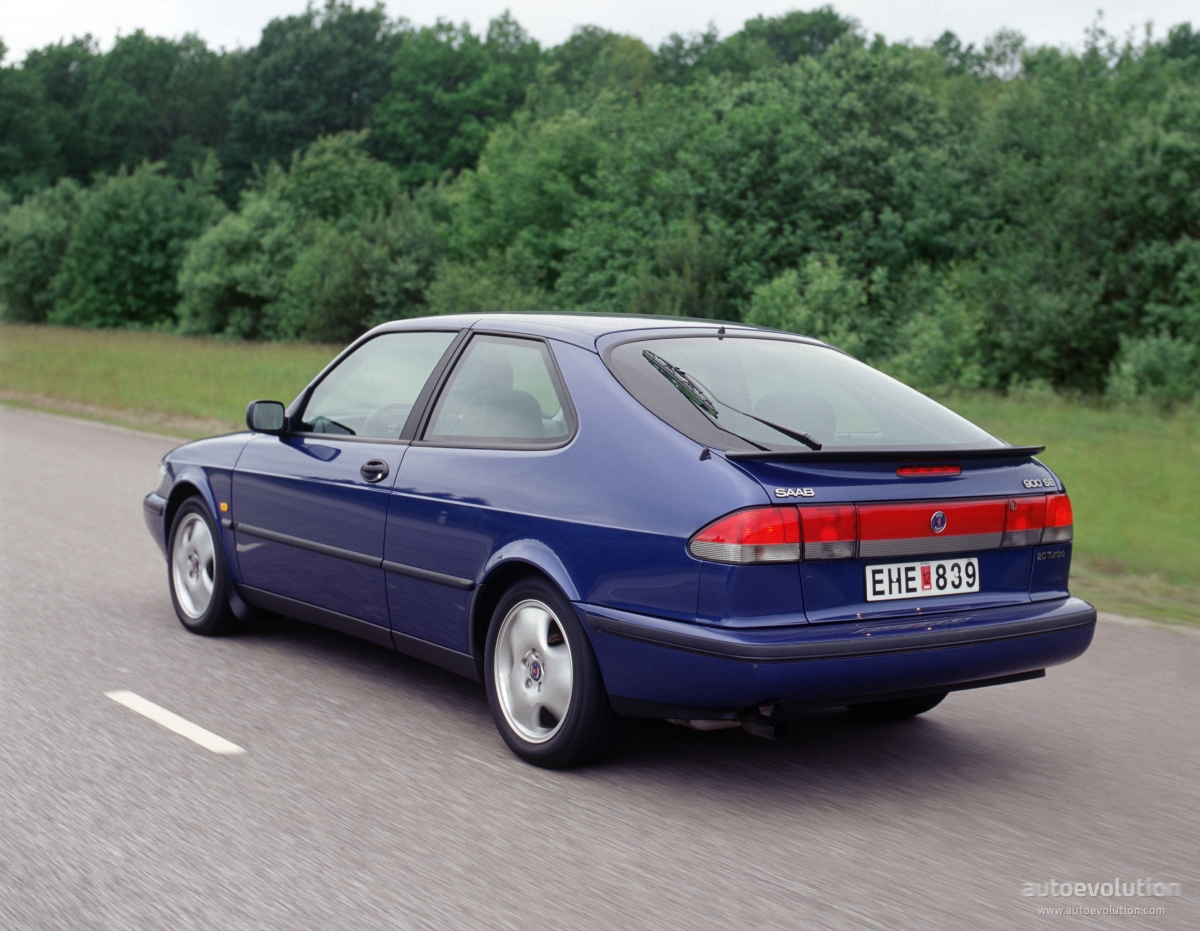 Saab 900 photo 4