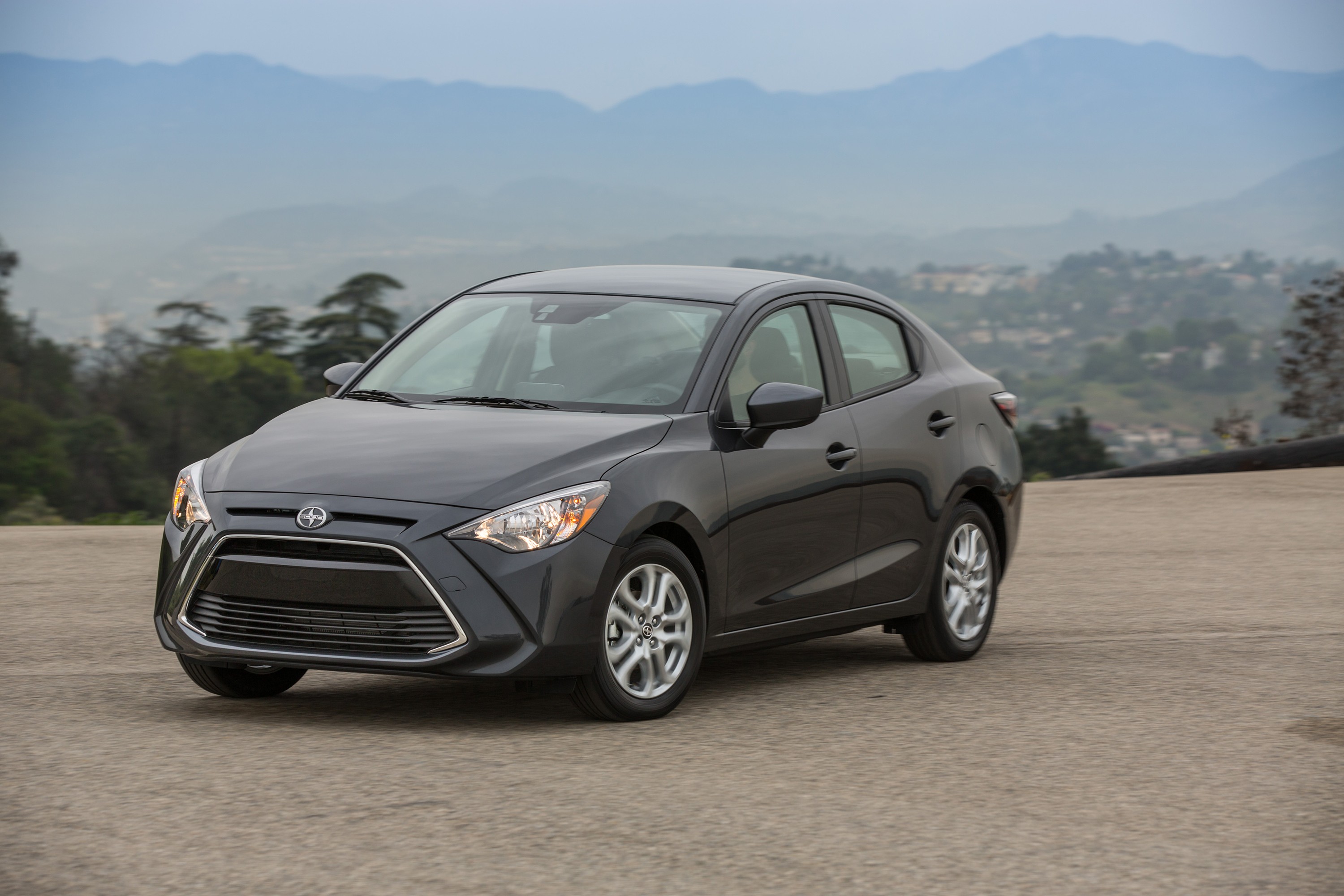 Scion Ia photo 9