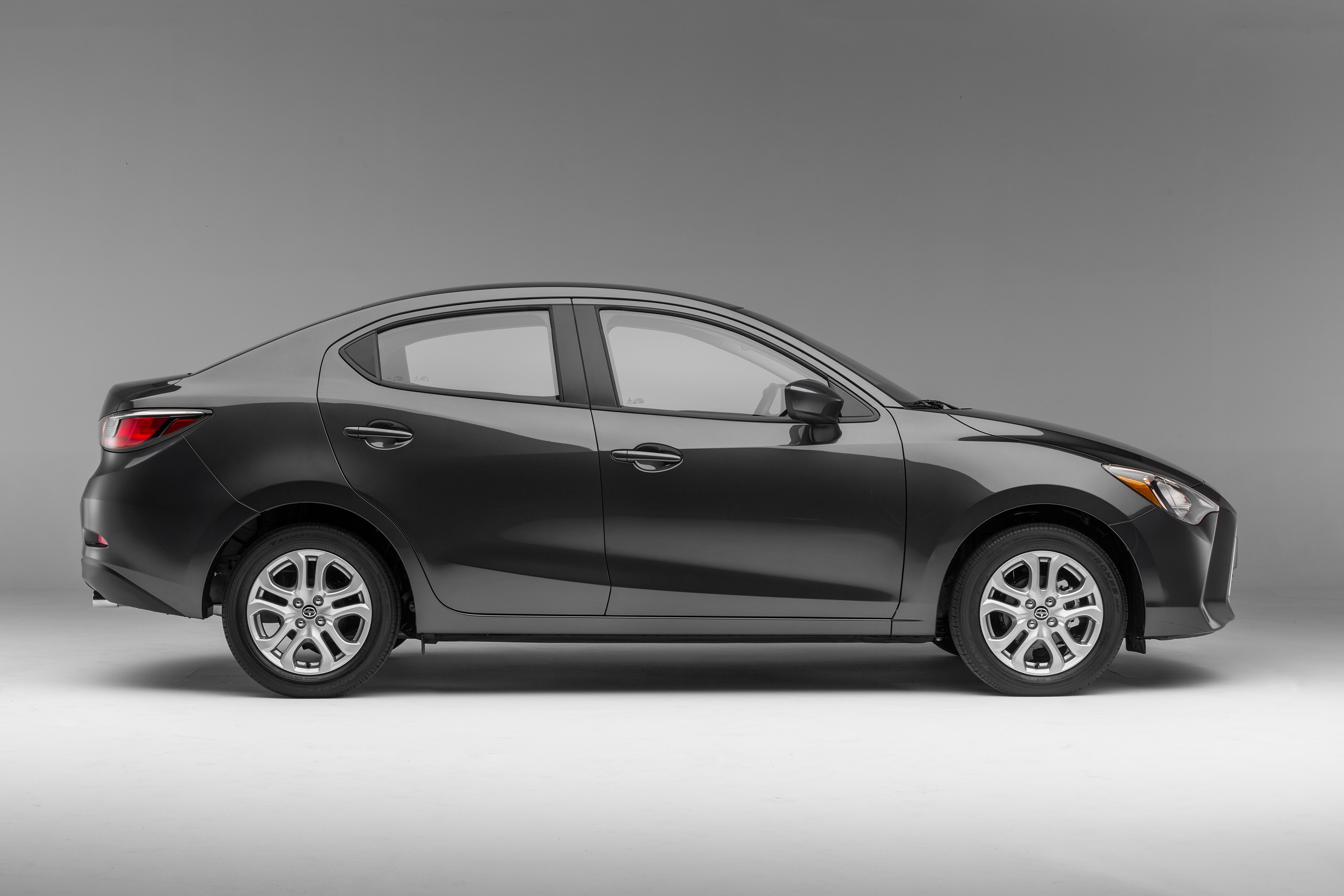 Scion Ia photo 5