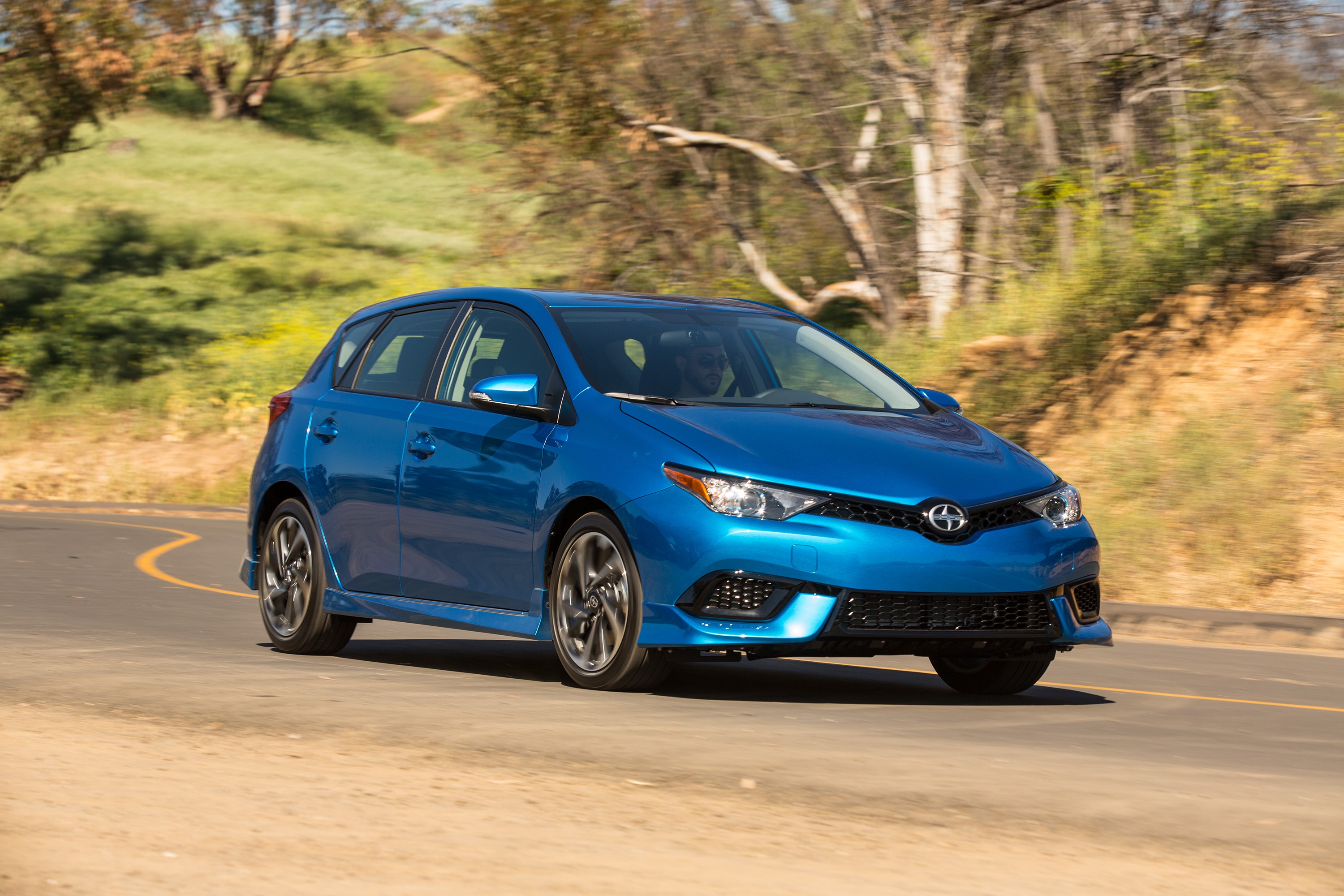 Scion Im photo 9