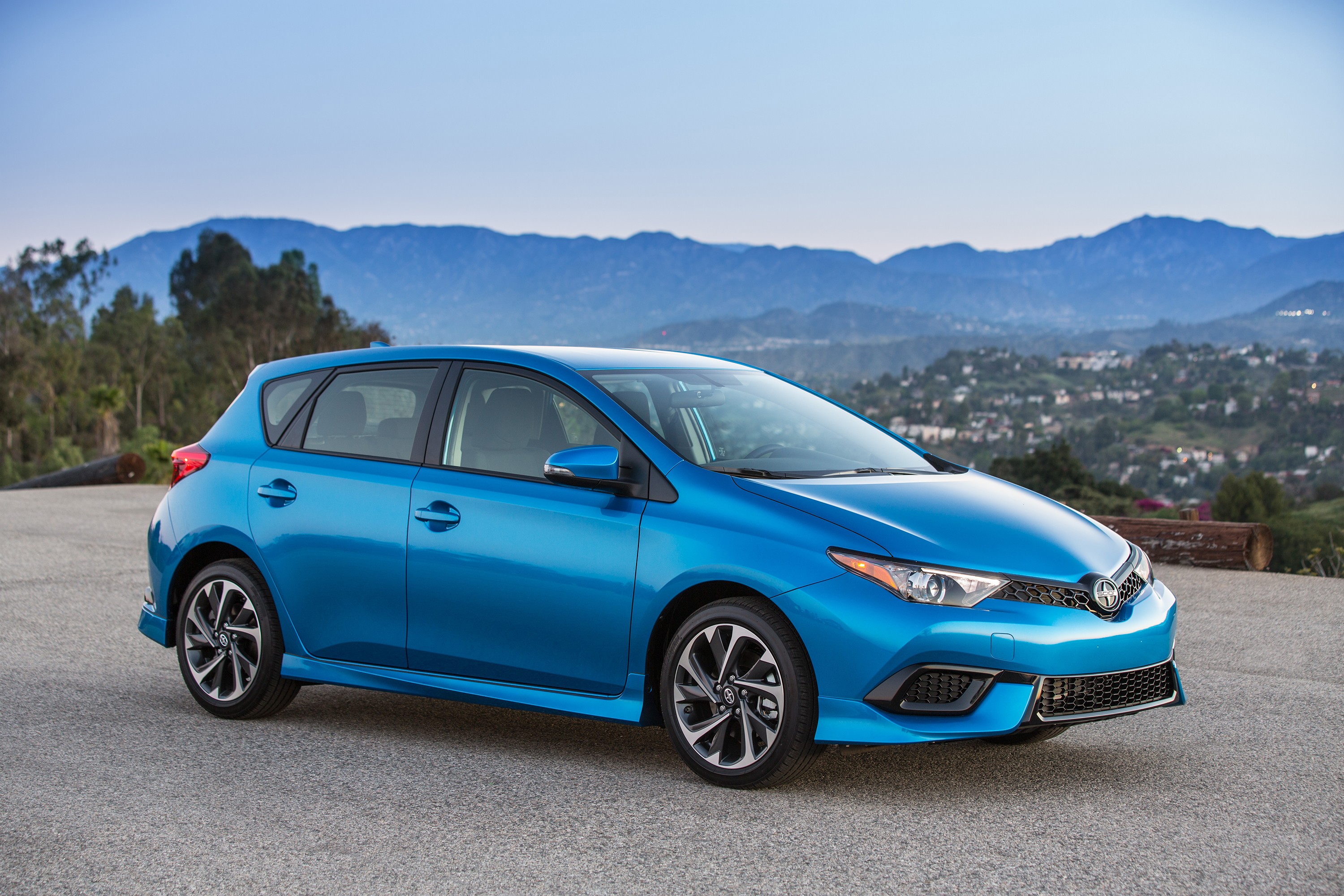 Scion Im photo 16