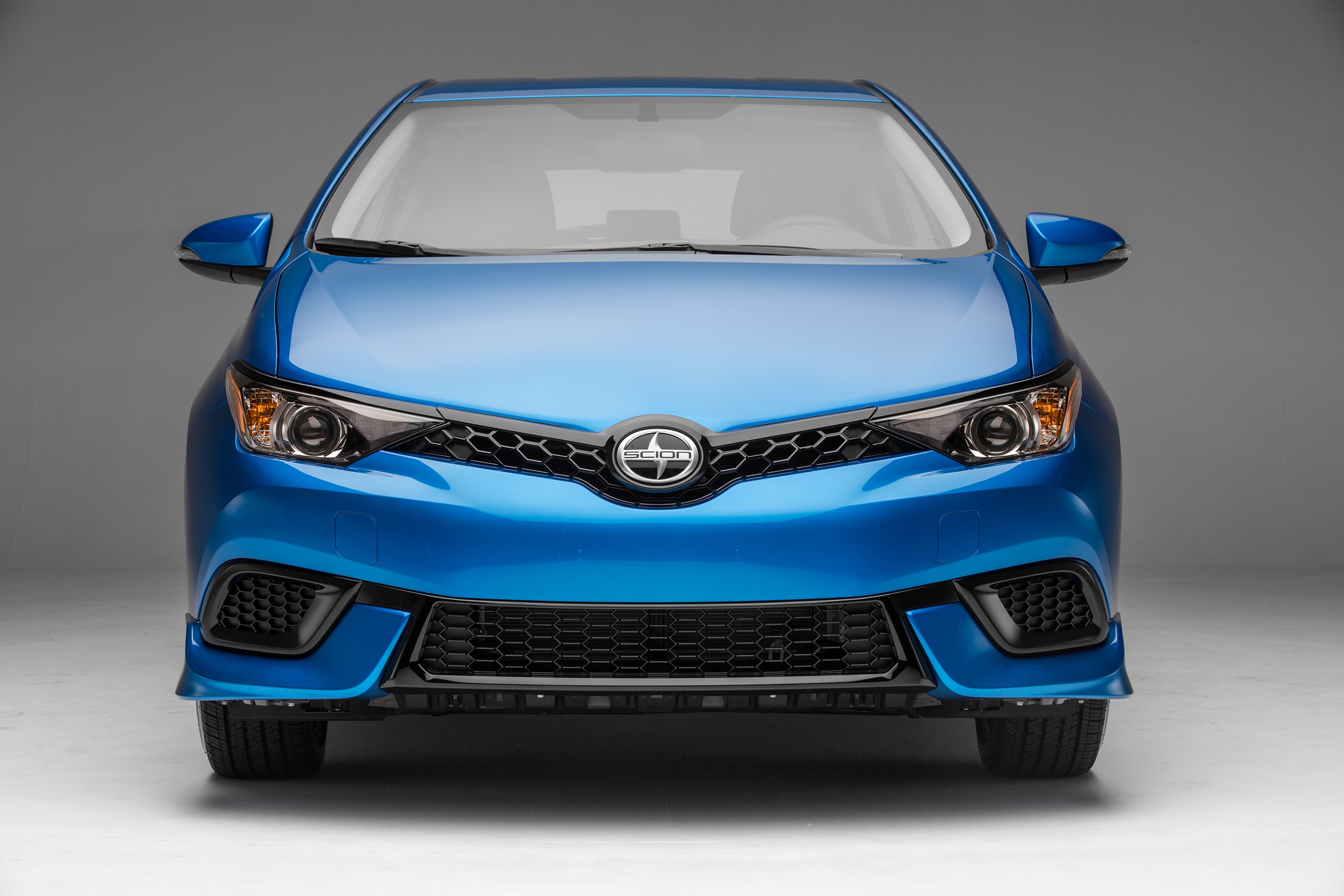 Scion Im photo 17