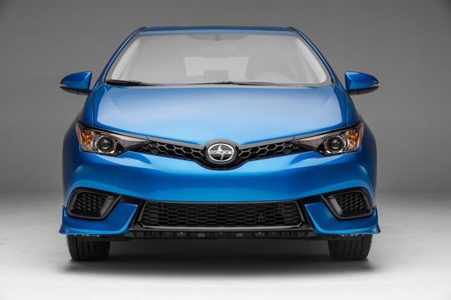 Scion Im photo 17