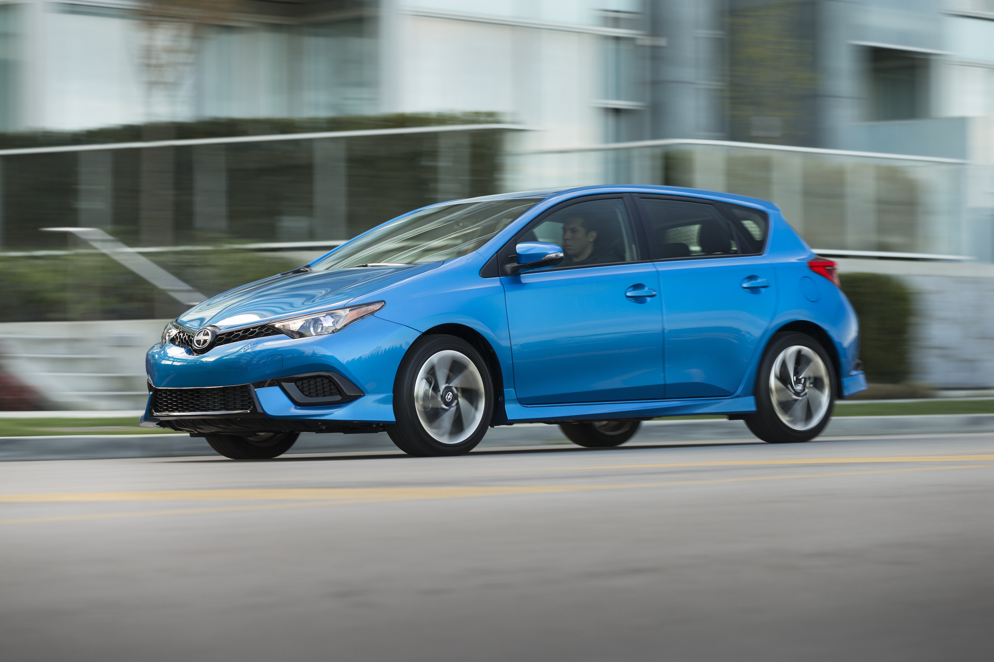 Scion Im photo 21