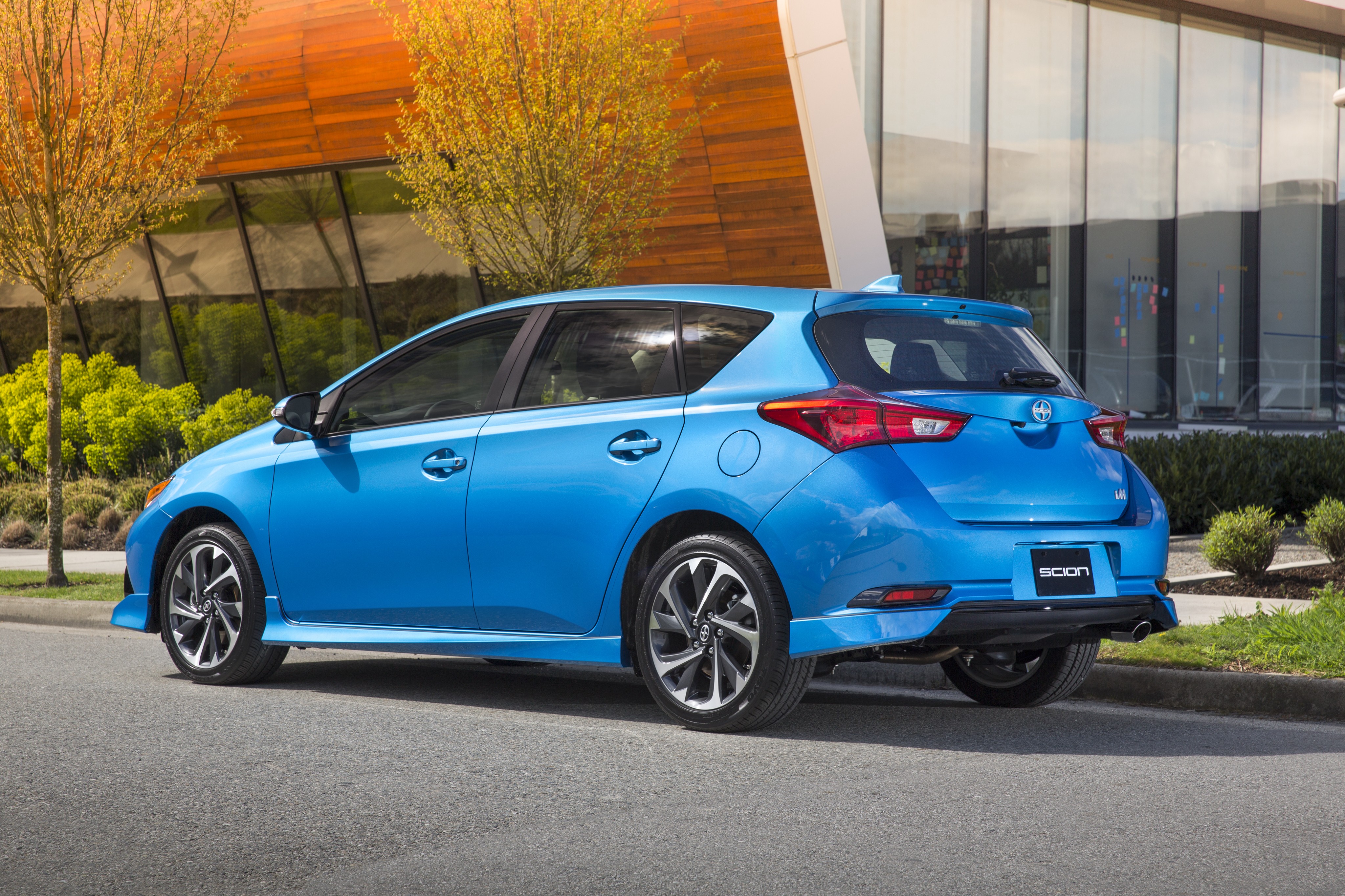 Scion Im photo 24