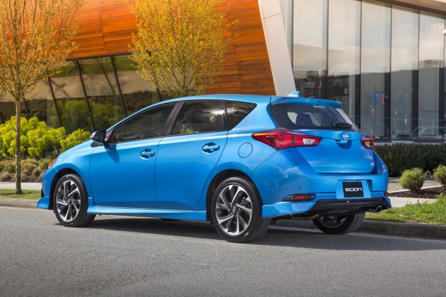 Scion Im photo 24