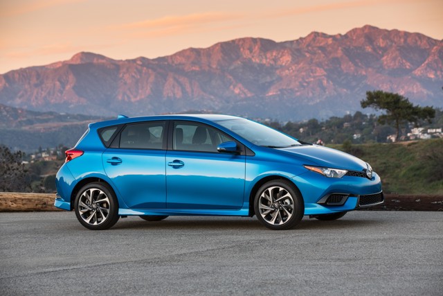 Scion Im photo 2