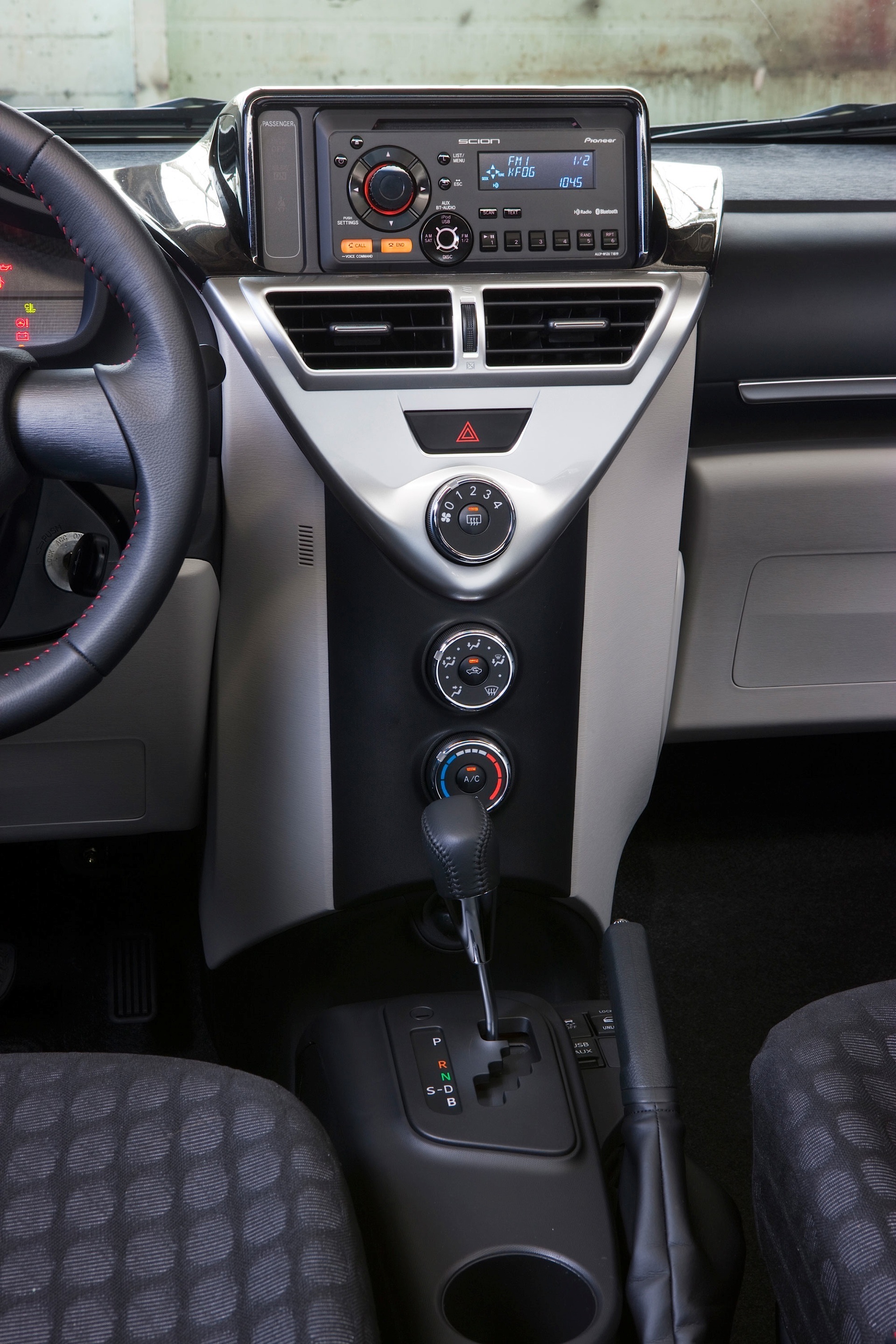 Scion Iq photo 25