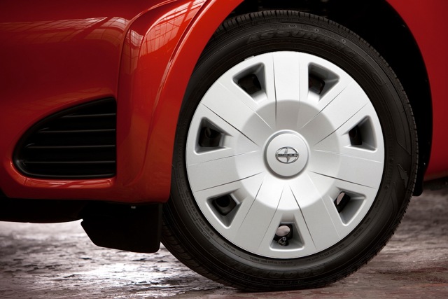 Scion Iq photo 13