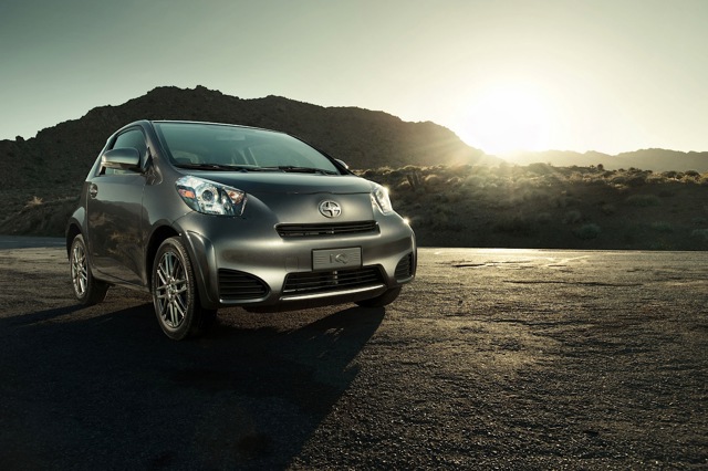 Scion Iq photo 17