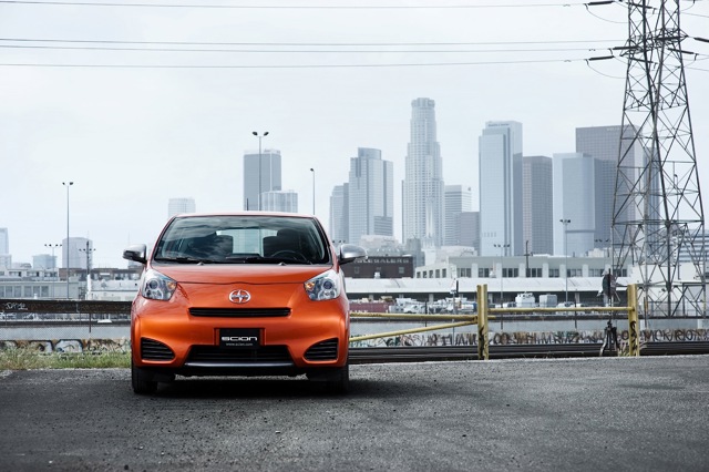 Scion Iq photo 20