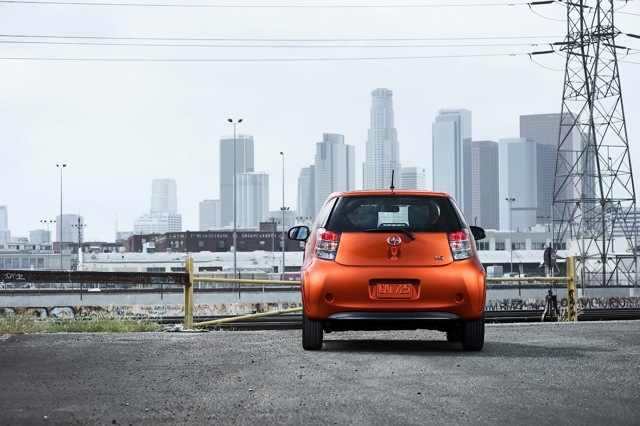 Scion Iq photo 21