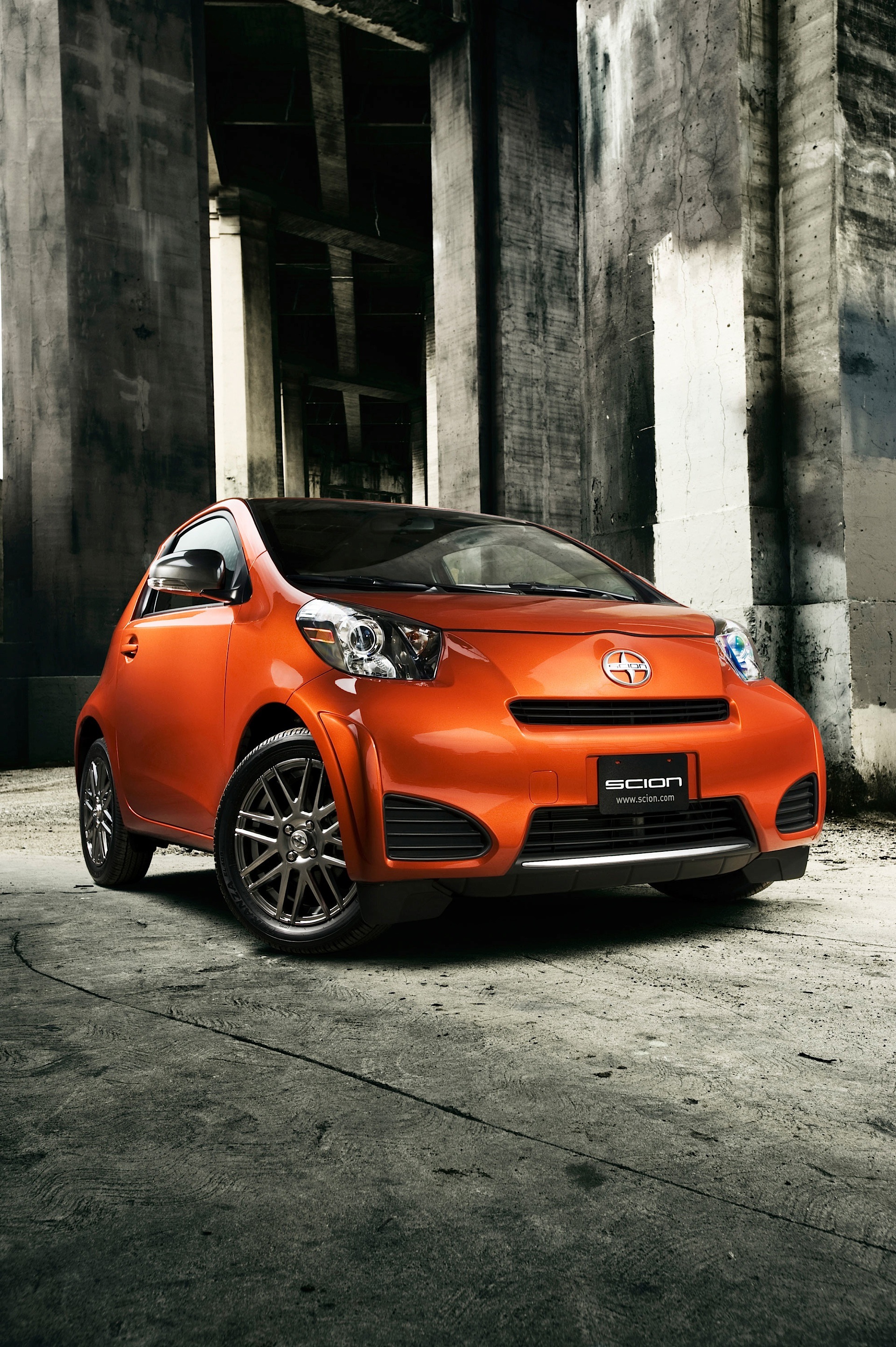 Scion Iq photo 23