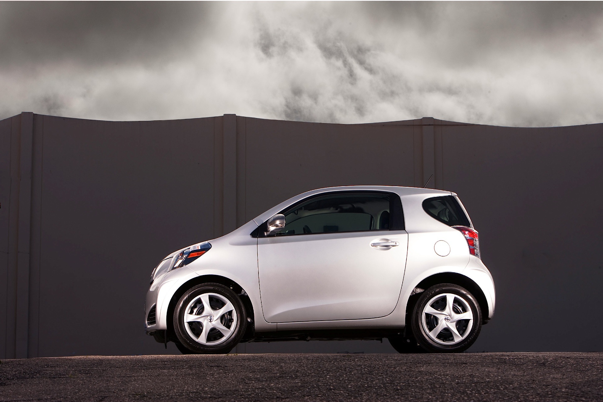 Scion Iq photo 7