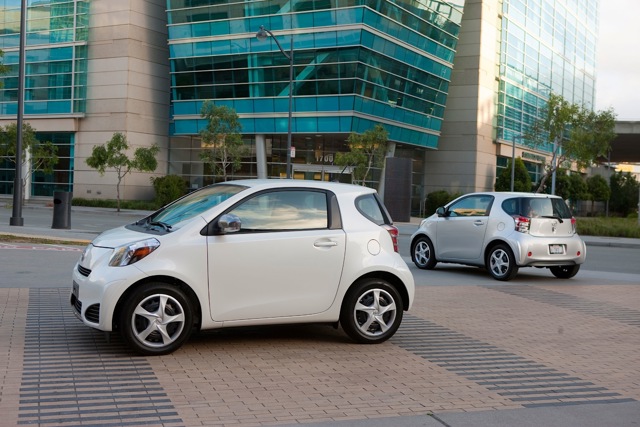 Scion Iq photo 8