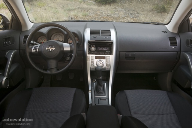 Scion Tc photo 11
