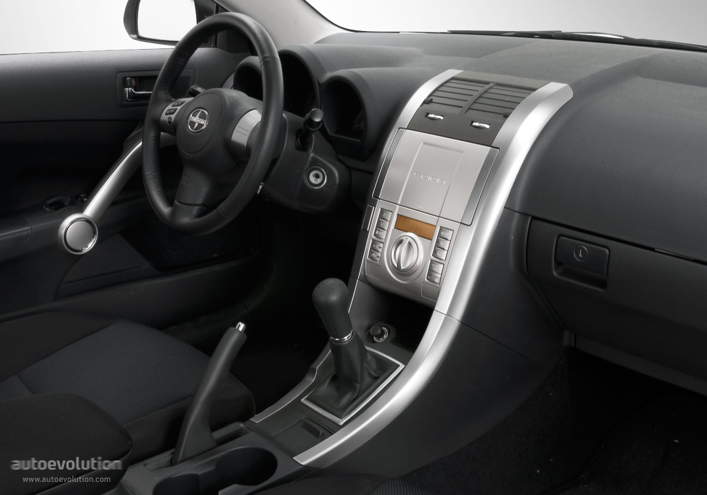 Scion Tc photo 13