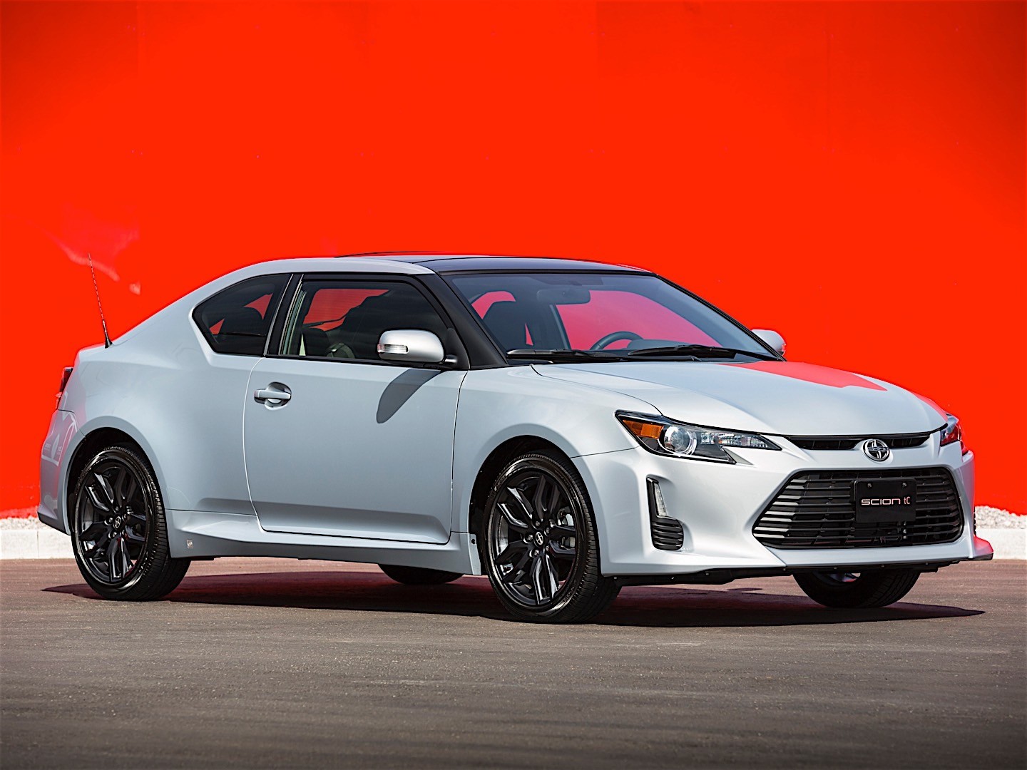 Scion Tc photo 16