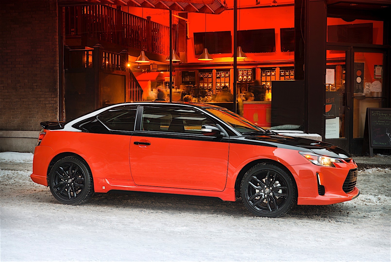 Scion Tc photo 17